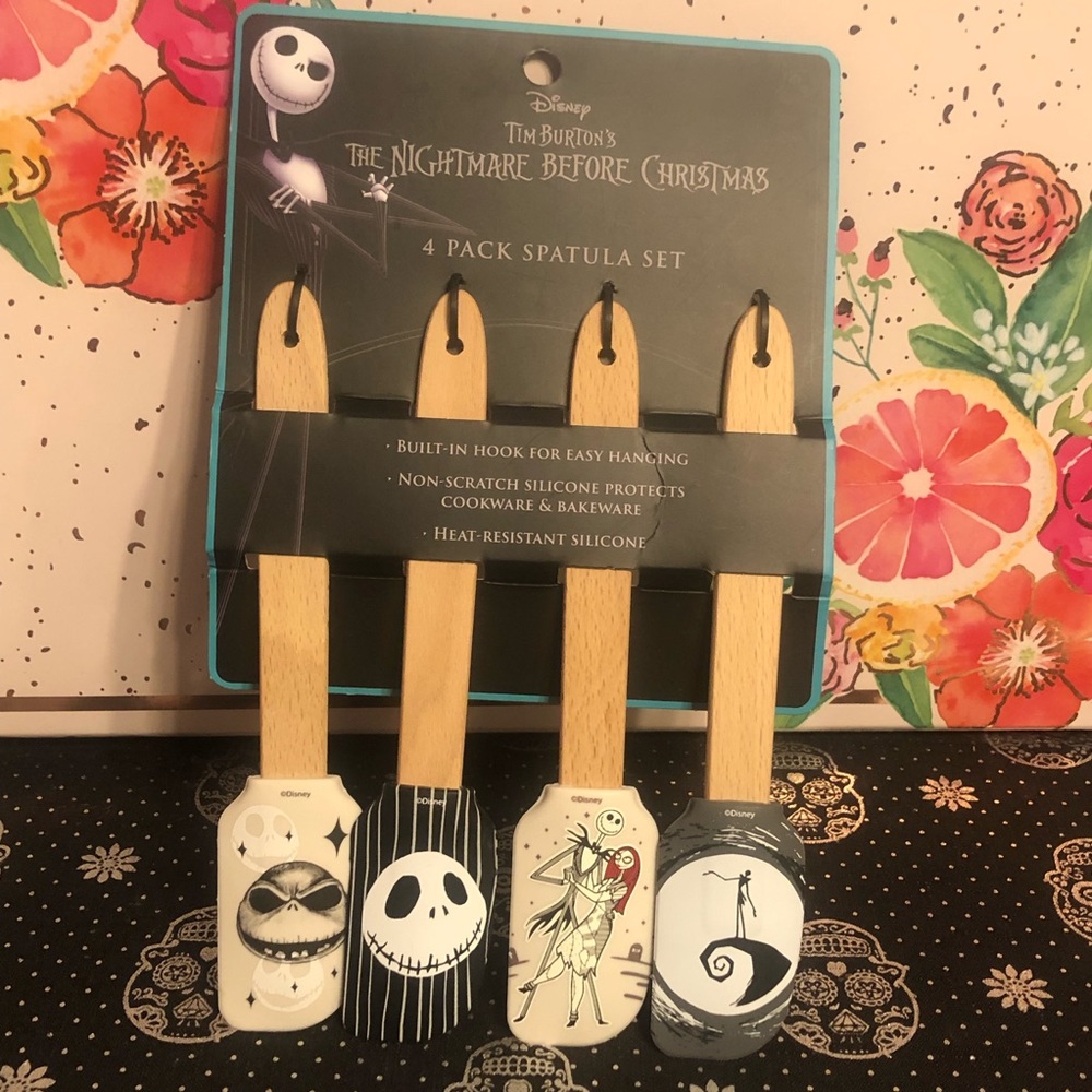 Disneys a nightmare before Christmas four piece spatcula set